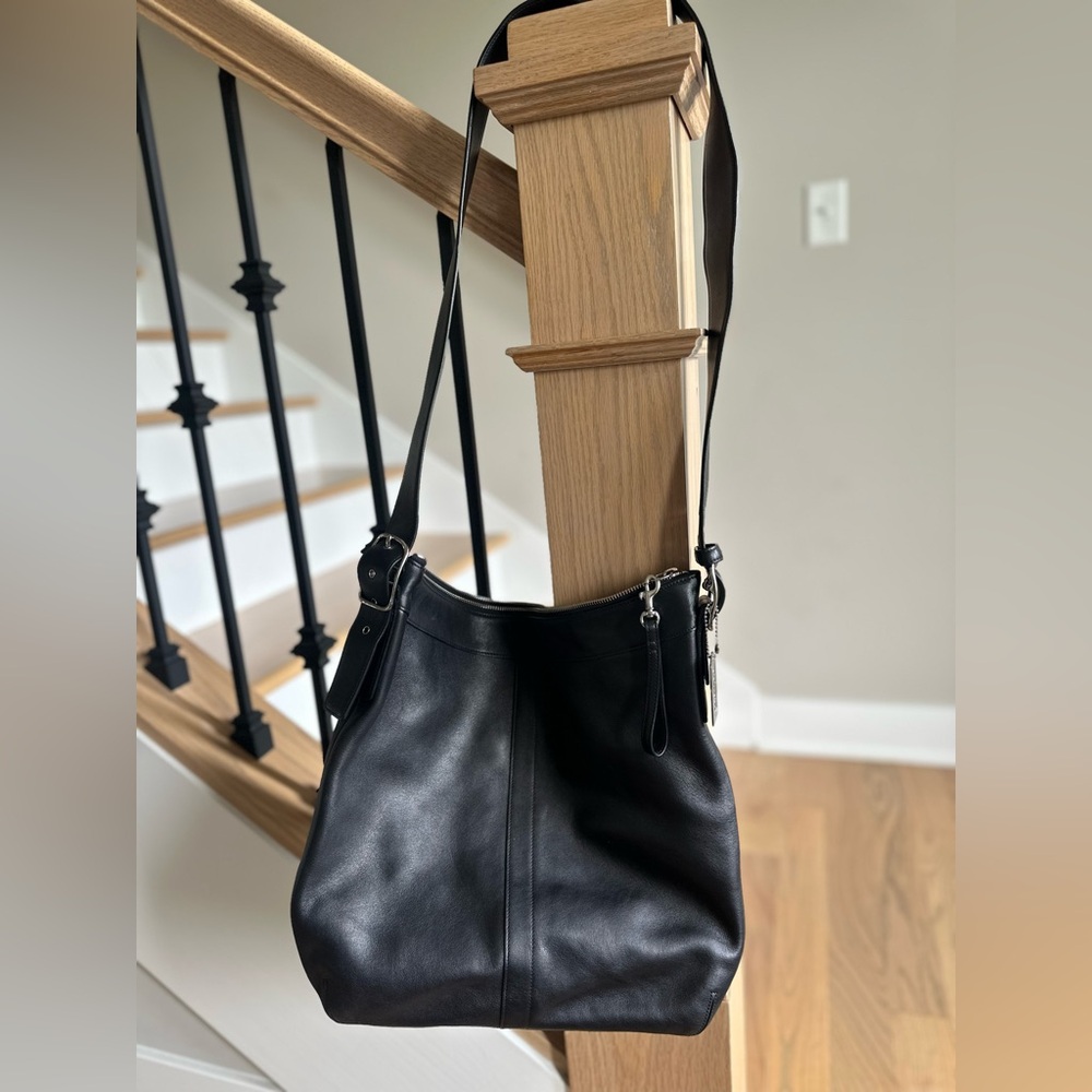 Elegant Black Leather Shoulder Bag